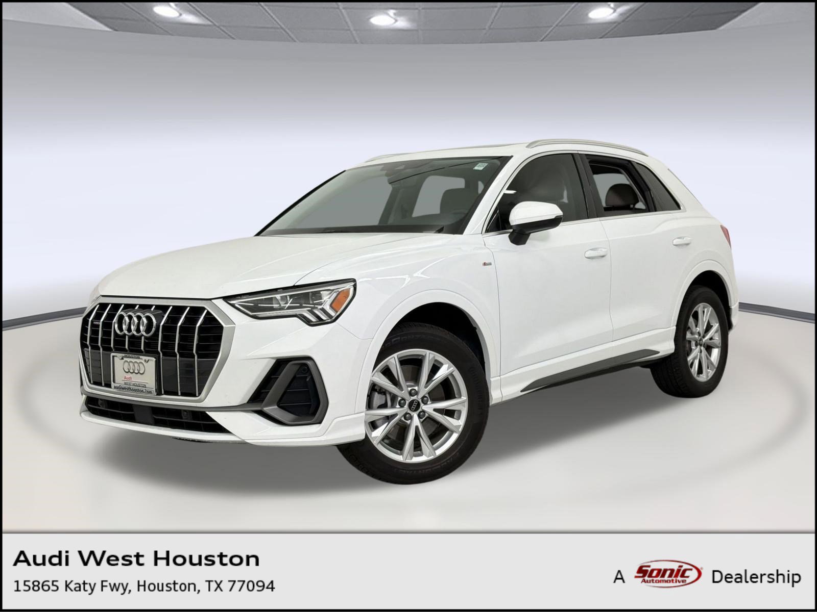 Certified 2025 Audi Q3 2.0T Premium w/ Convenience Package image 1
