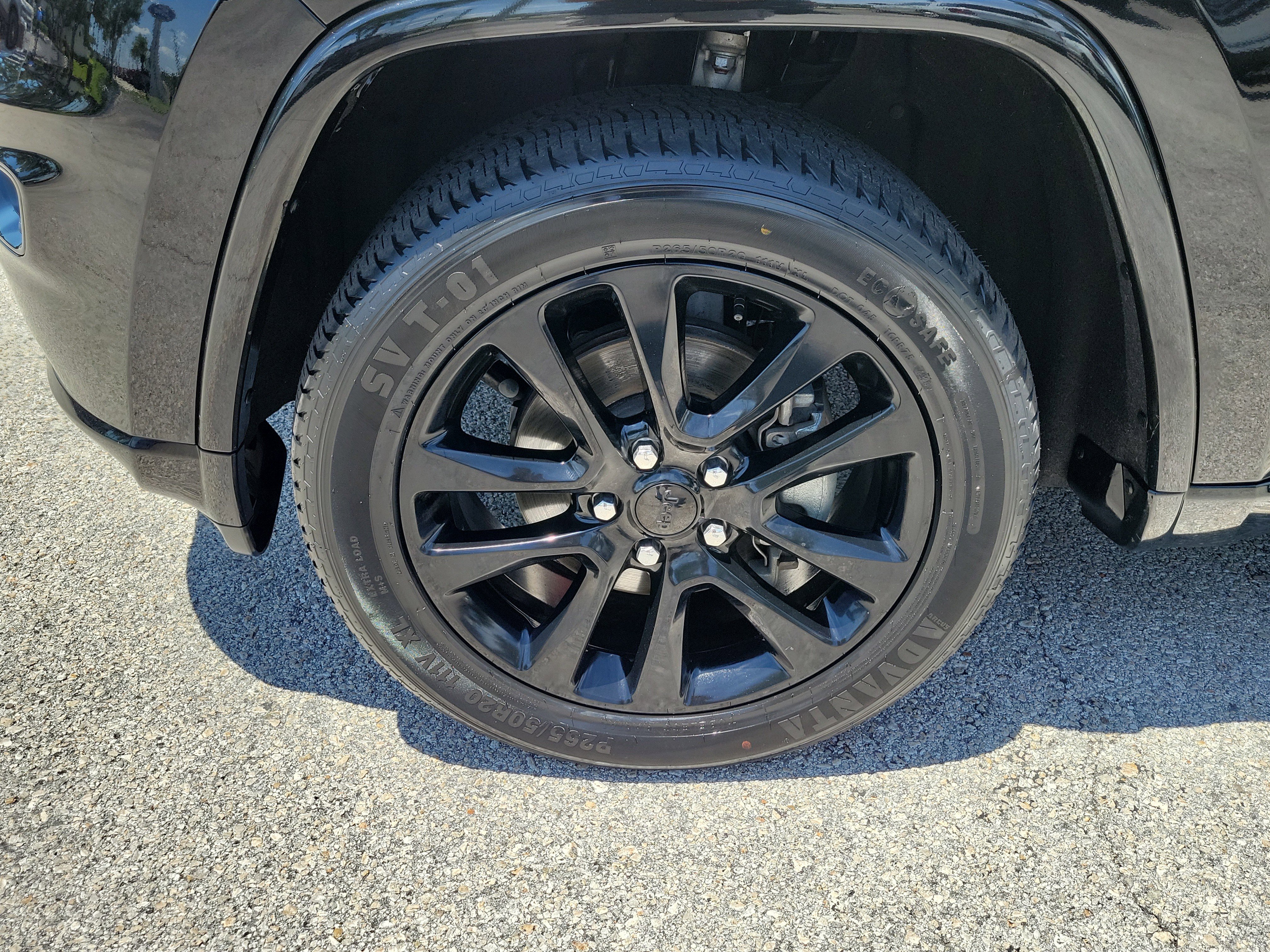 Used 2020 Jeep Grand Cherokee Altitude AWD/4WD image 5
