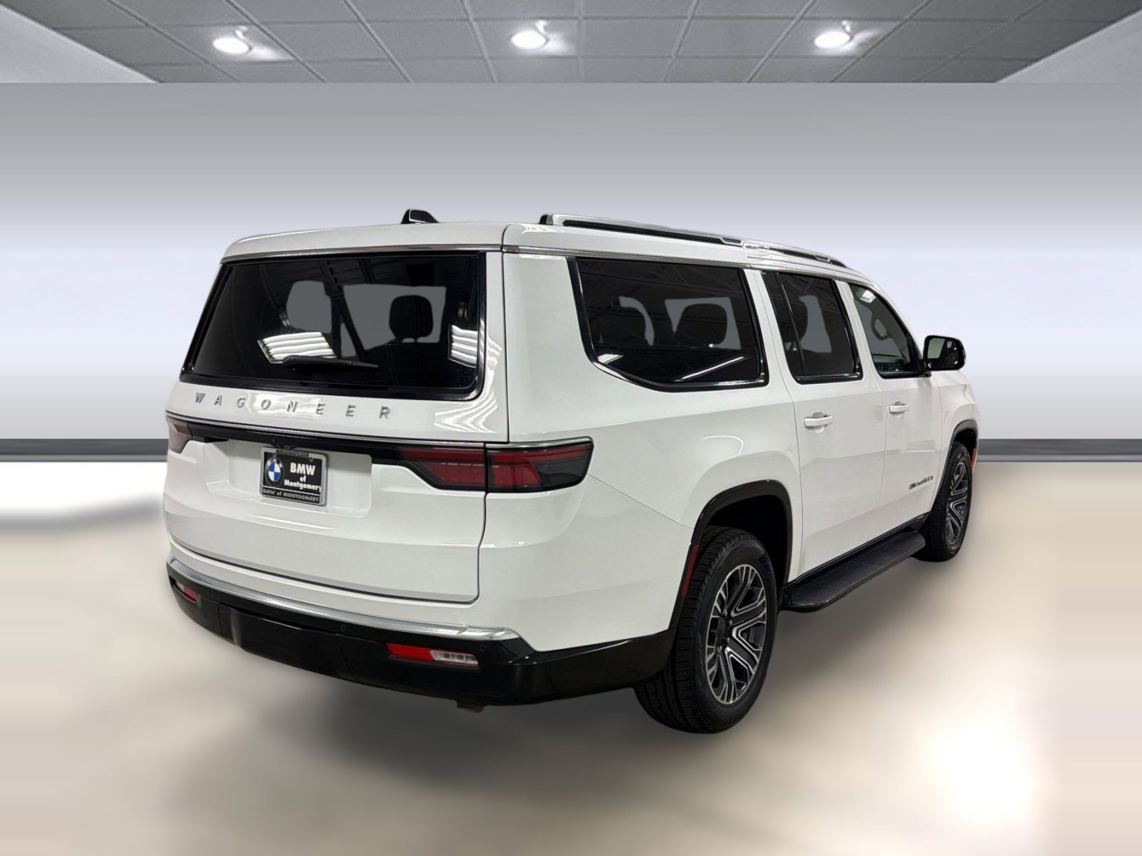 Used 2024 Jeep Wagoneer L Series II w/ Flexible Seating Group image 7