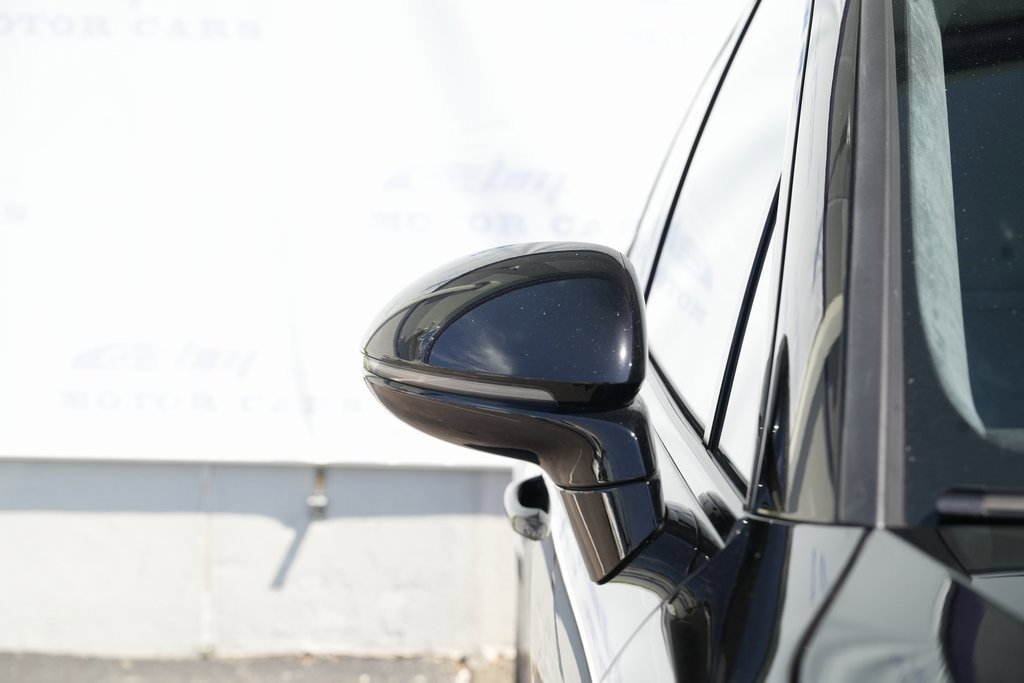 Used 2022 Porsche Cayenne Turbo image 9