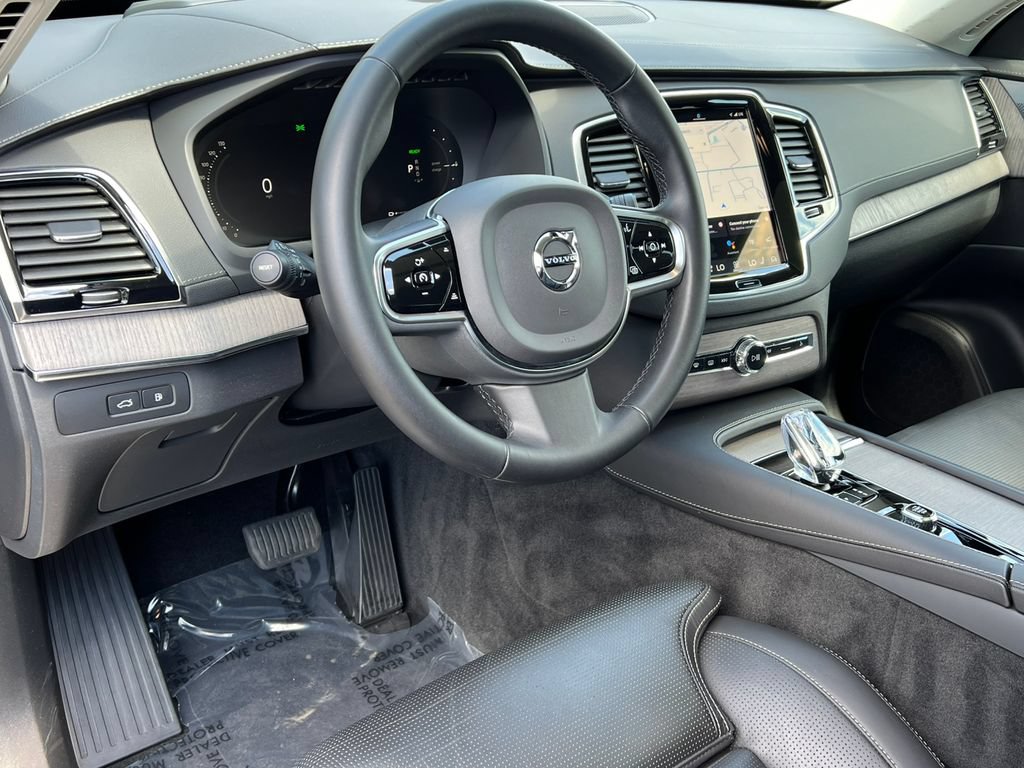 Used 2023 Volvo XC90 T8 Ultimate AWD/4WD image 18