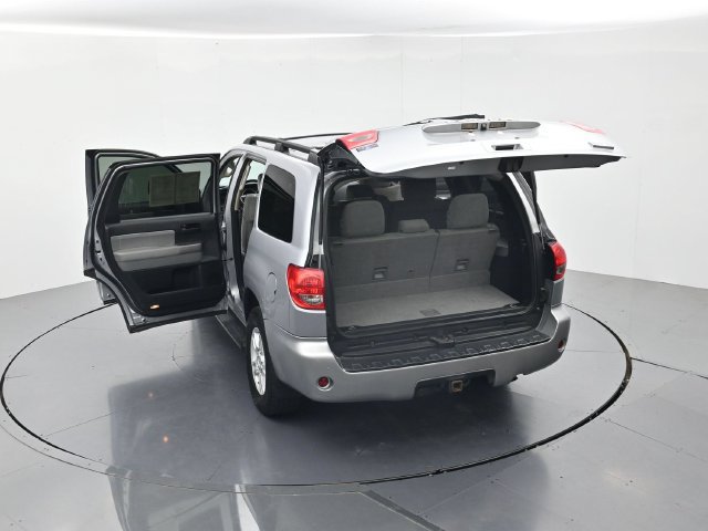 Used 2017 Toyota Sequoia SR5 AWD/4WD image 46