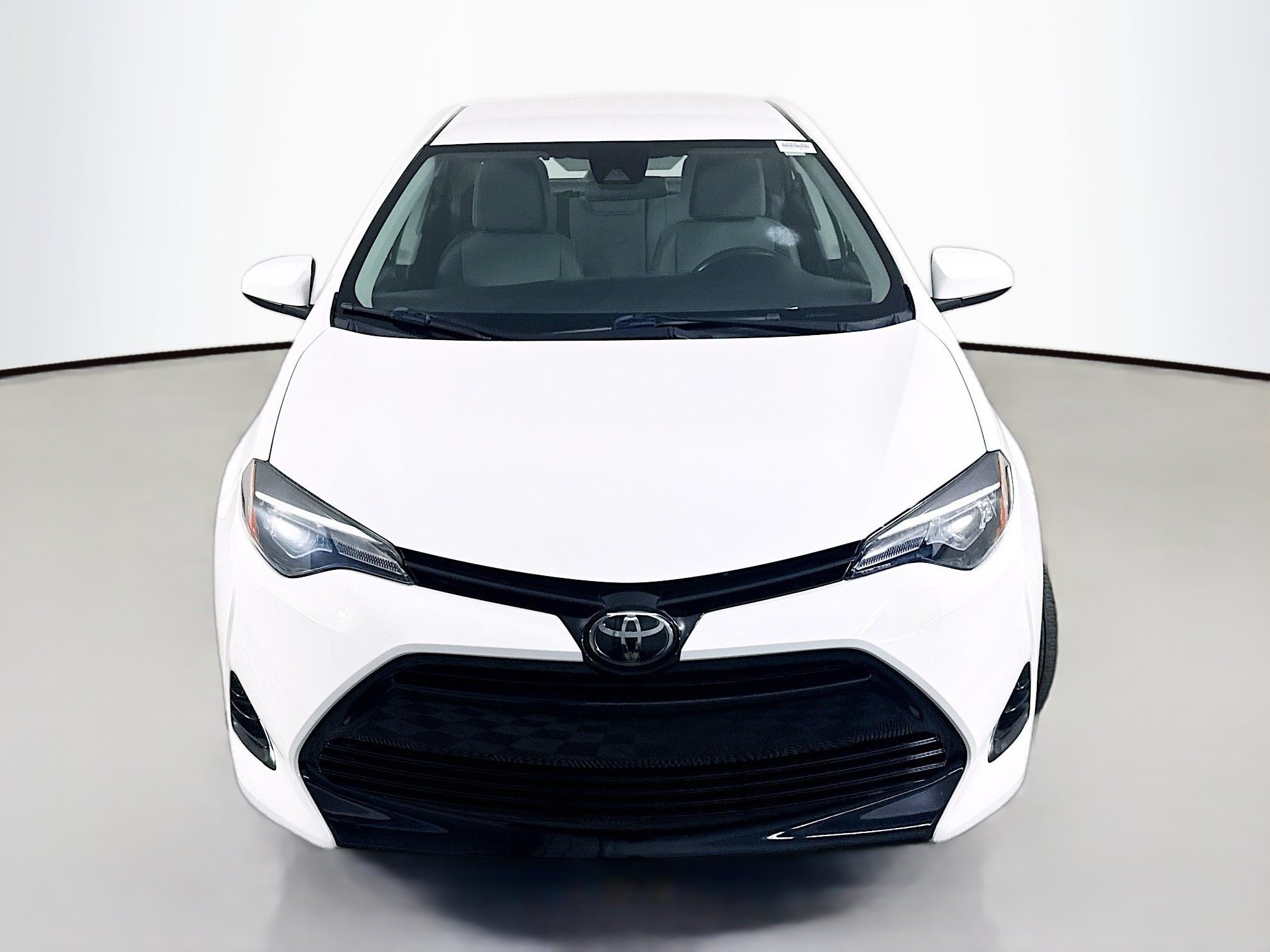 Used 2017 Toyota Corolla L w/ Carpet Mat Package (TMS) FWD image 2