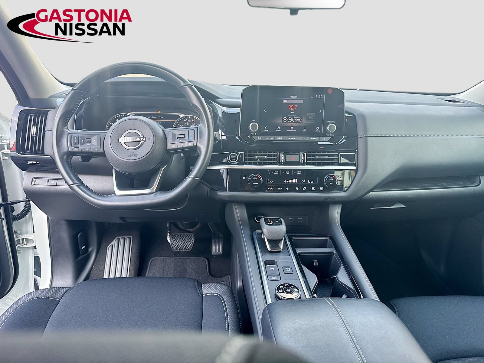 Used 2024 Nissan Pathfinder SV AWD/4WD image 30