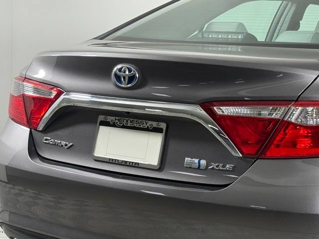 Used 2017 Toyota Camry XLE w/ Moonroof Package FWD image 16