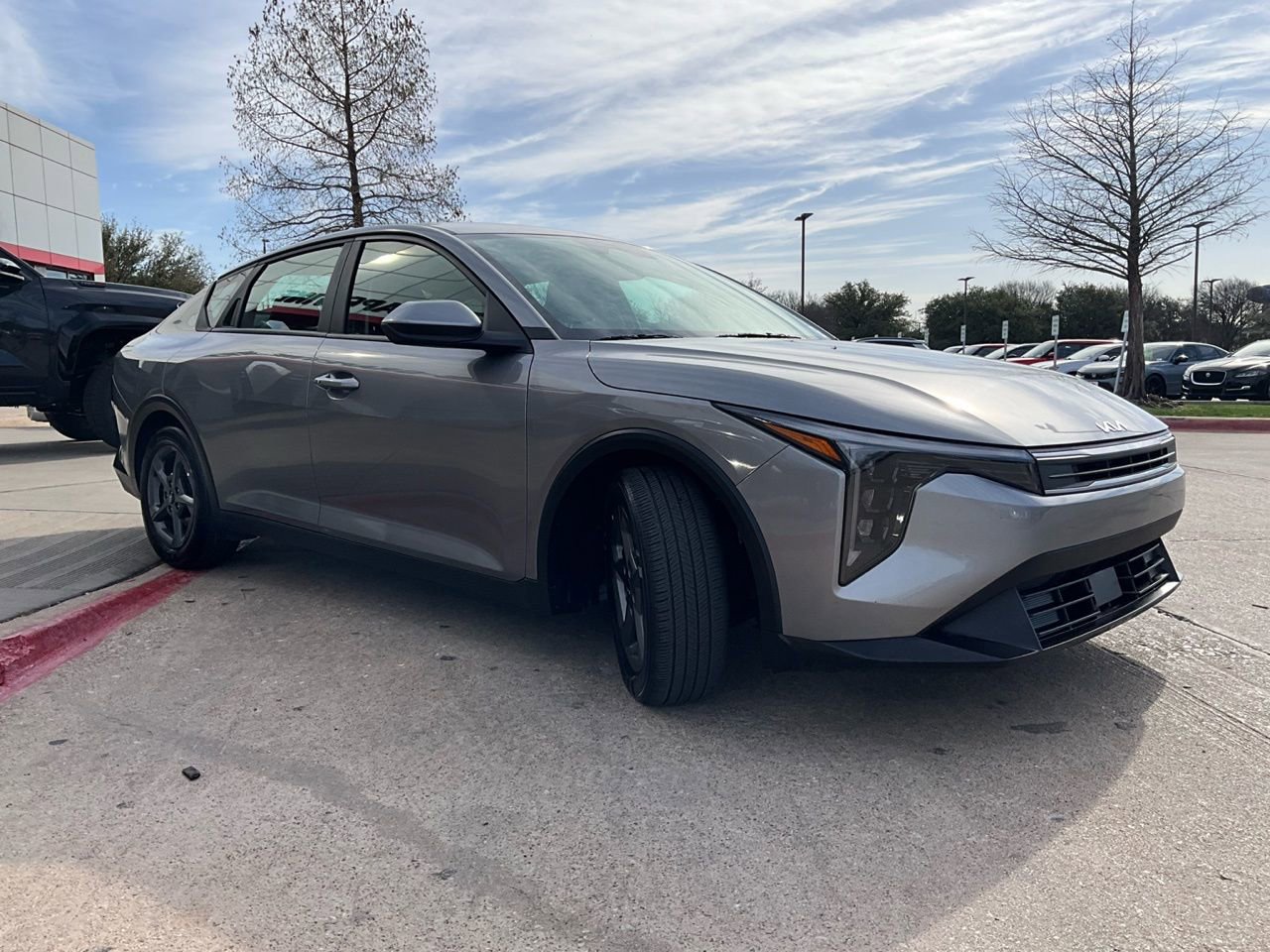 Used 2025 Kia K4 LXS image 4