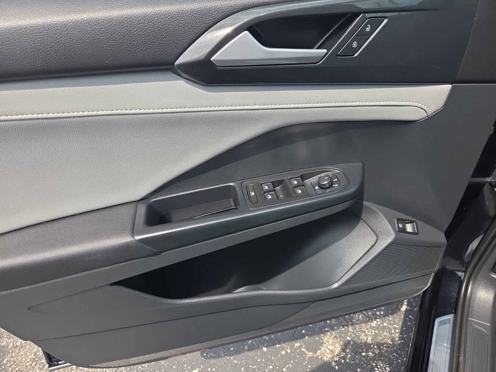 Certified 2023 Volkswagen Taos SEL AWD/4WD image 18