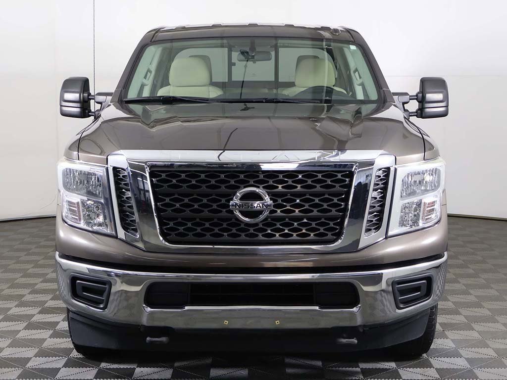 Used 2017 Nissan Titan SV image 8