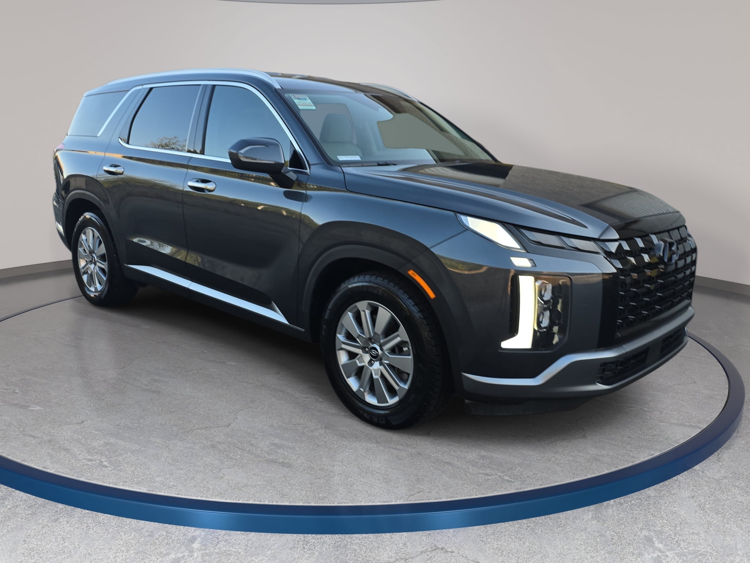 Used 2024 Hyundai Palisade SEL FWD image 3