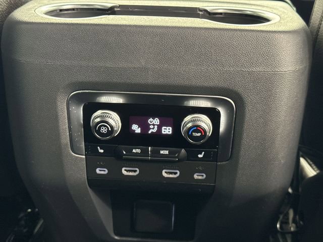 Used 2021 GMC Yukon XL Denali w/ Denali Premium Package image 22