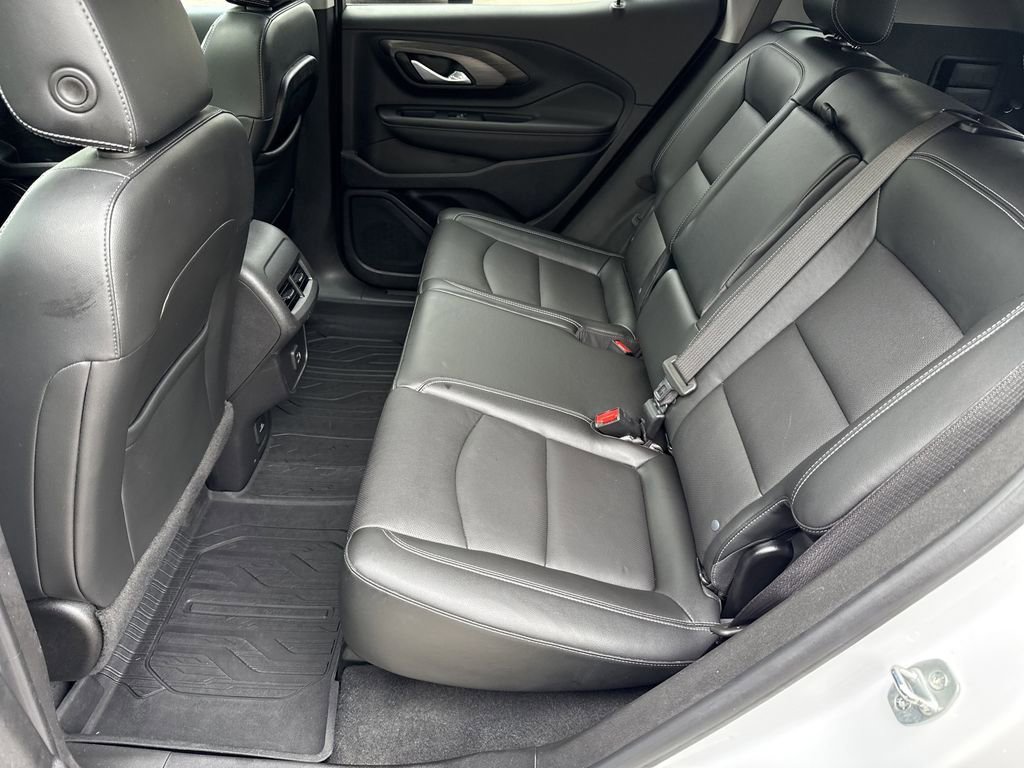Used 2022 GMC Terrain SLT w/ Elevation Edition image 6