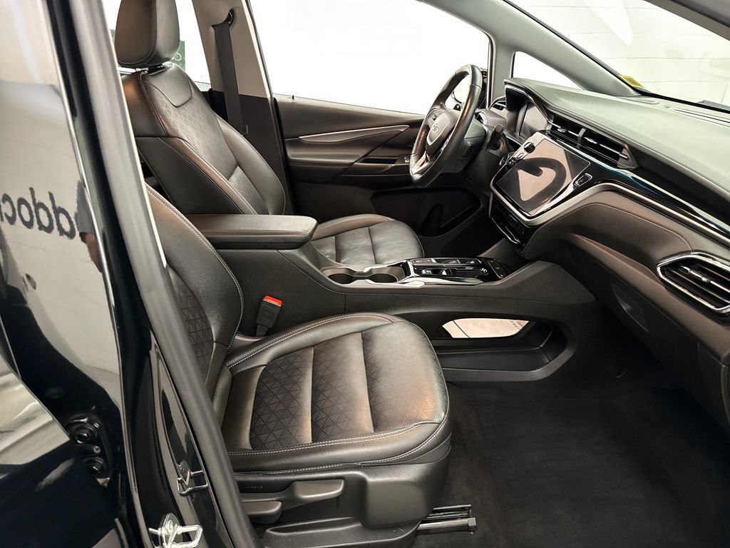Certified 2023 Chevrolet Bolt LT FWD image 31