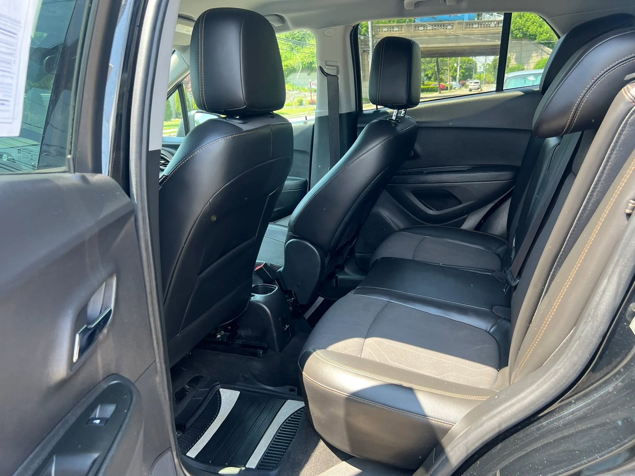Used 2018 Chevrolet Trax LT w/ LT Convenience Package FWD image 27