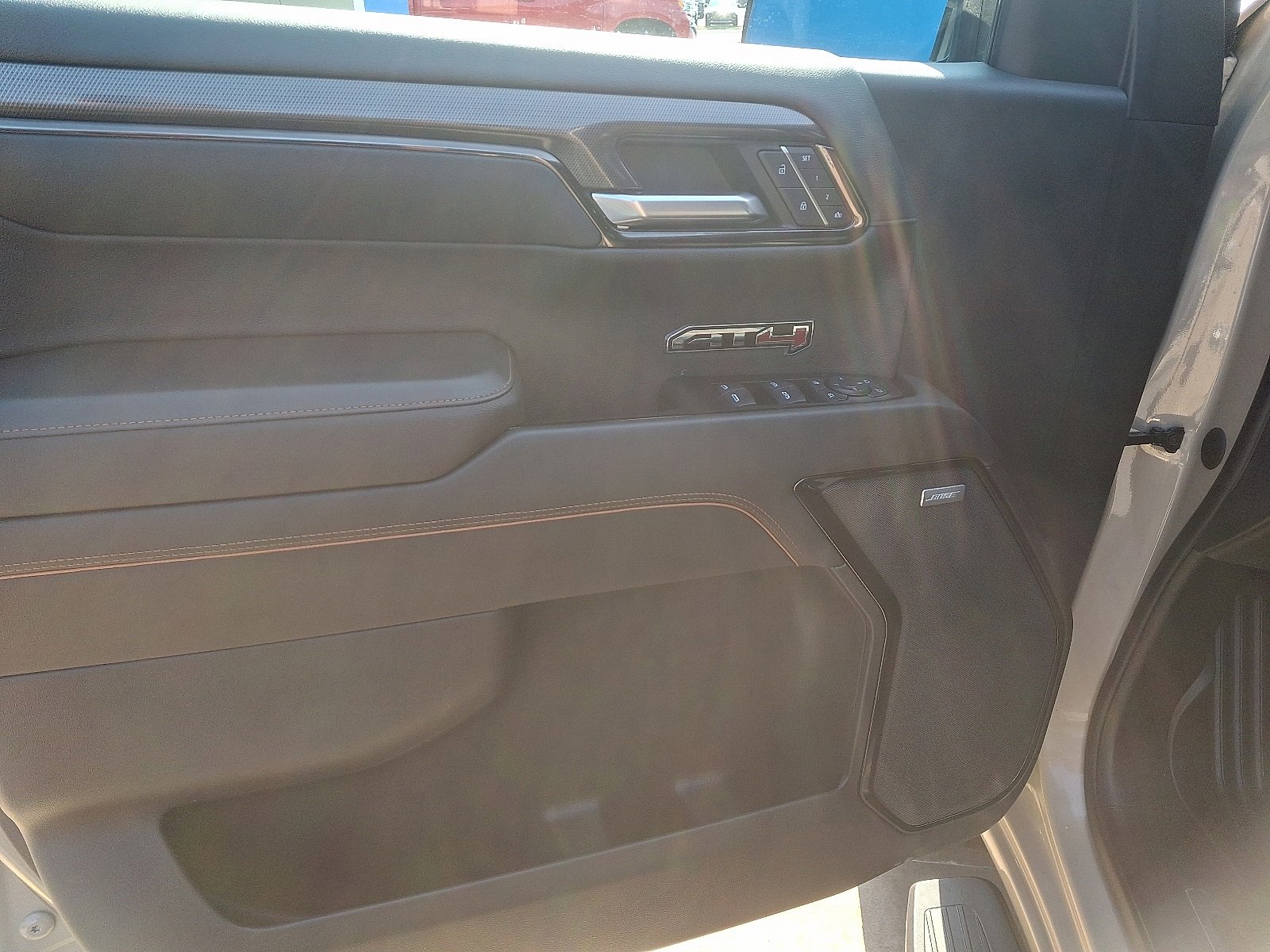 Used 2022 GMC Sierra 1500 AT4 w/ AT4 Premium Package image 12