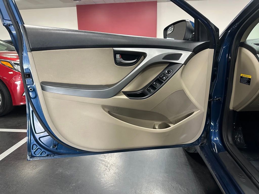 Used 2014 Hyundai Elantra SE w/ Option Group 02 image 13