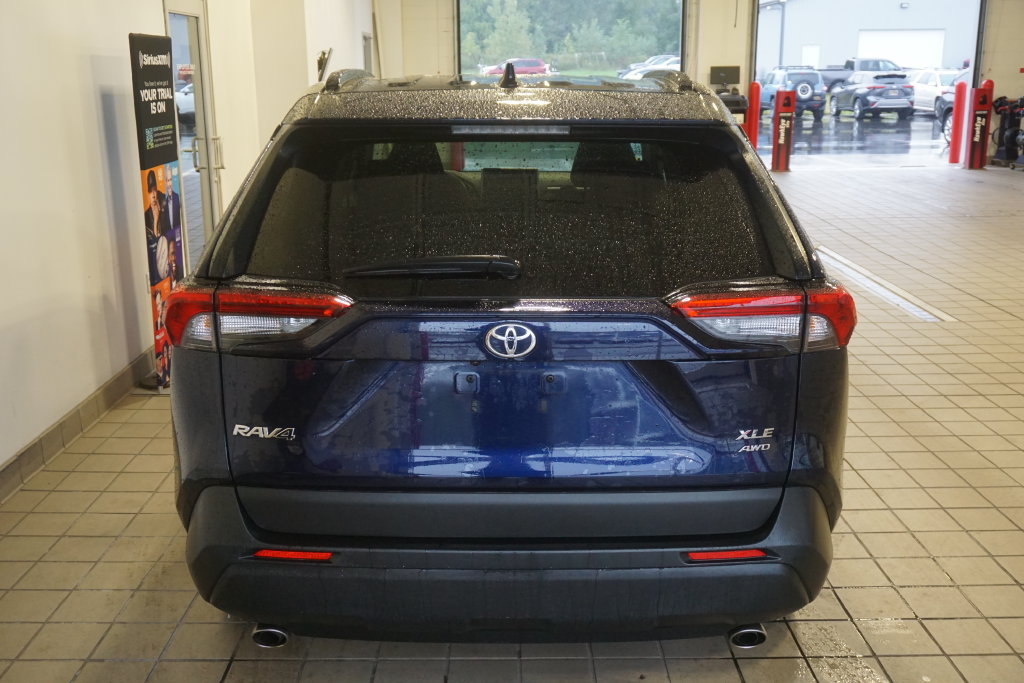 Used 2023 Toyota RAV4 XLE w/ Convenience Package AWD/4WD image 16