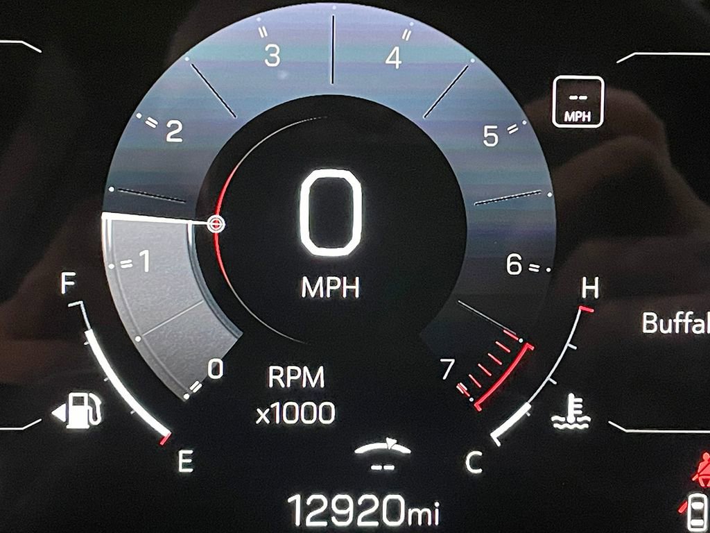 Used 2025 GMC Acadia Elevation image 6