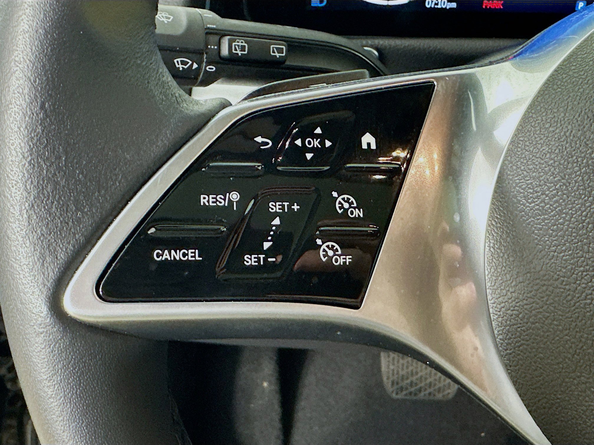 Certified 2025 Mercedes-Benz GLB 250 4MATIC image 12