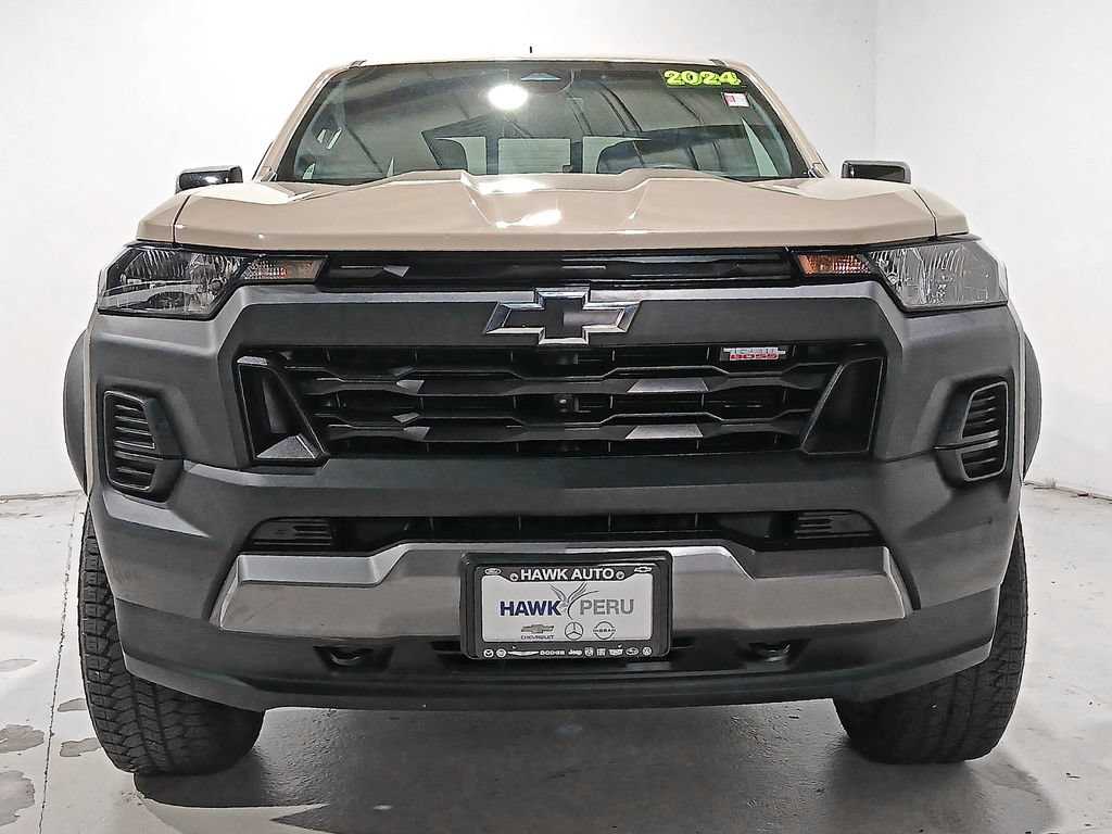 Used 2024 Chevrolet Colorado Trail Boss w/ Technology Package AWD/4WD image 2