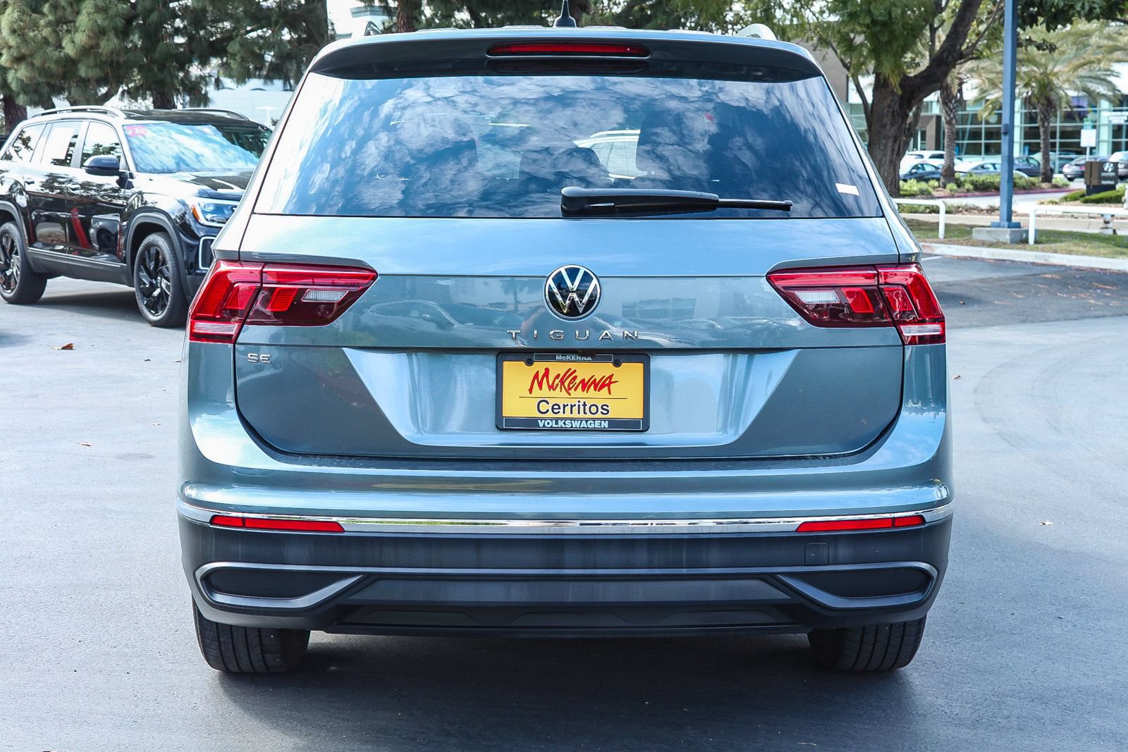 Used 2023 Volkswagen Tiguan SE FWD image 7