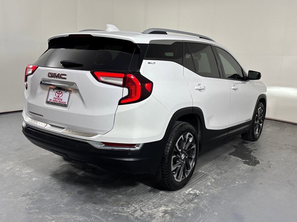 Used 2022 GMC Terrain SLT w/ Infotainment Package II FWD image 7