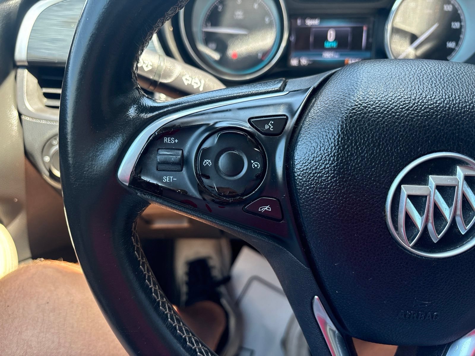 Used 2017 Buick Envision Preferred FWD image 31
