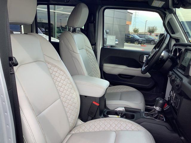 Used 2023 Jeep Wrangler Unlimited Sahara AWD/4WD image 39
