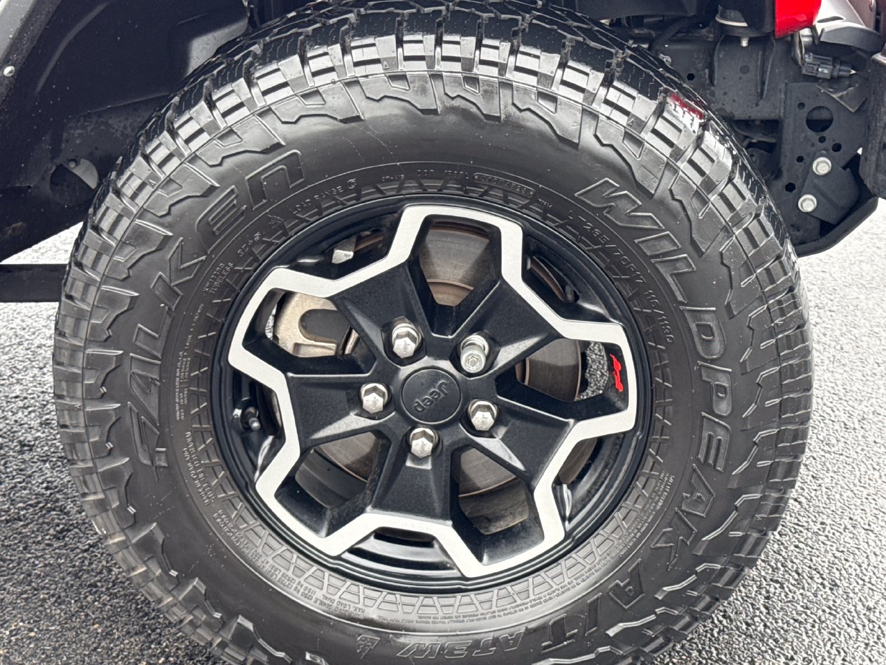 Used 2022 Jeep Gladiator Rubicon w/ LED Lighting Group AWD/4WD image 9