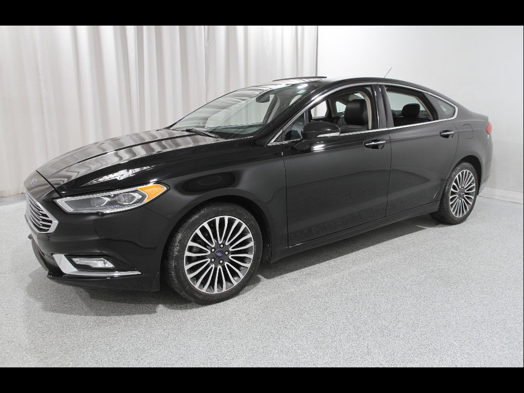 Used 2017 Ford Fusion SE w/ Fusion SE Technology Package FWD image 3
