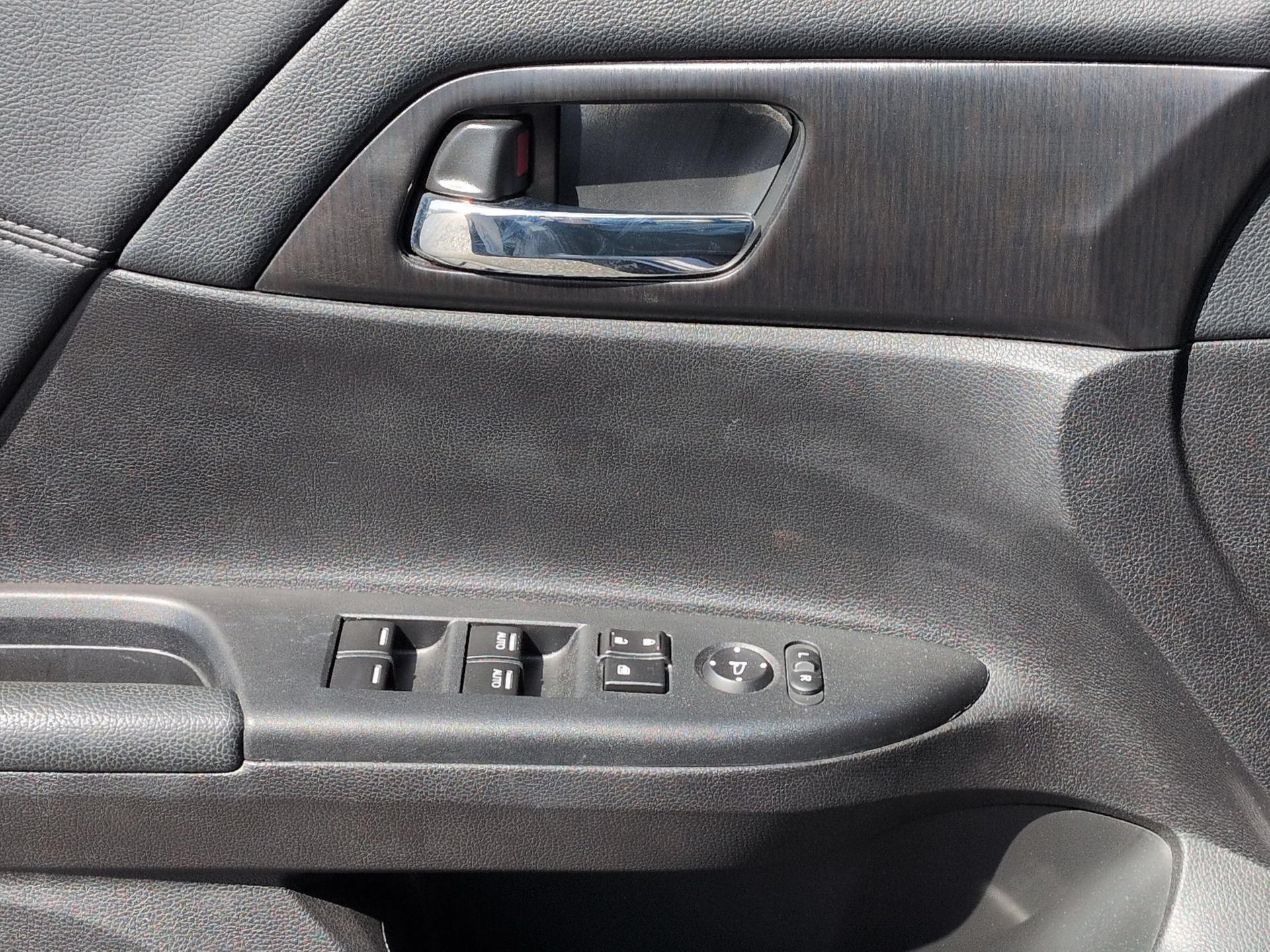 Used 2015 Honda Accord EX image 23