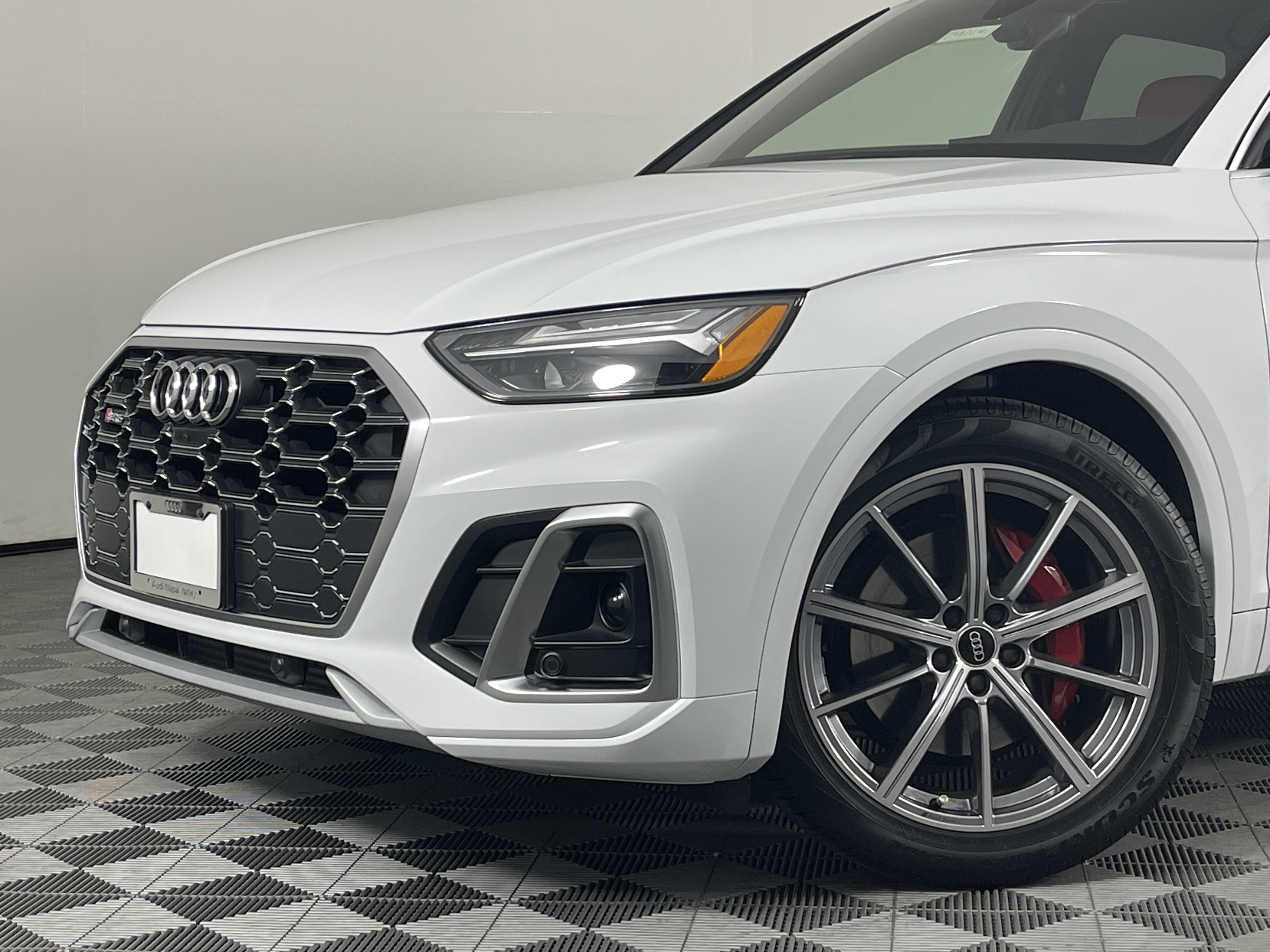 New 2025 Audi SQ5 Premium Plus image 4