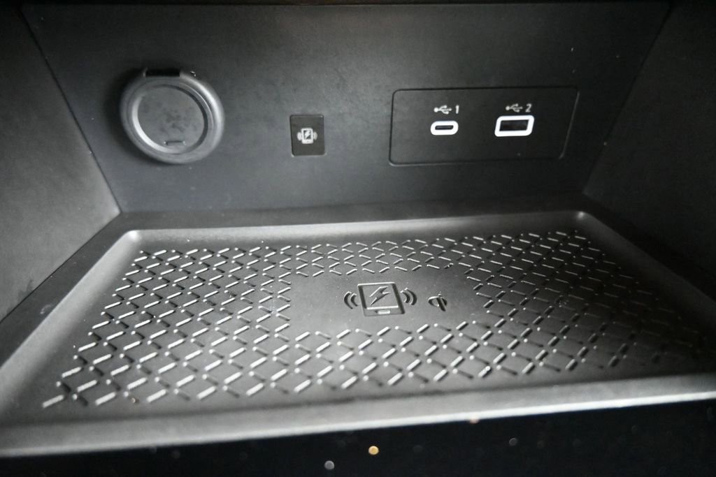 Used 2024 Nissan Pathfinder Platinum FWD image 16