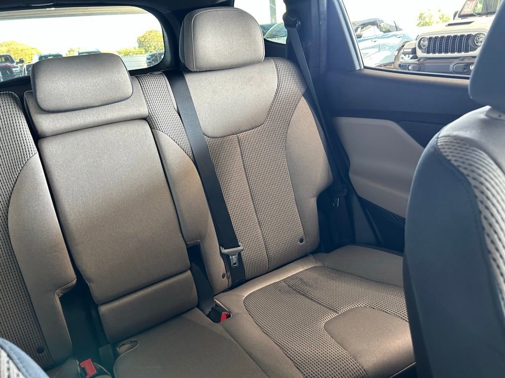 Used 2022 Hyundai Santa Fe SEL image 12