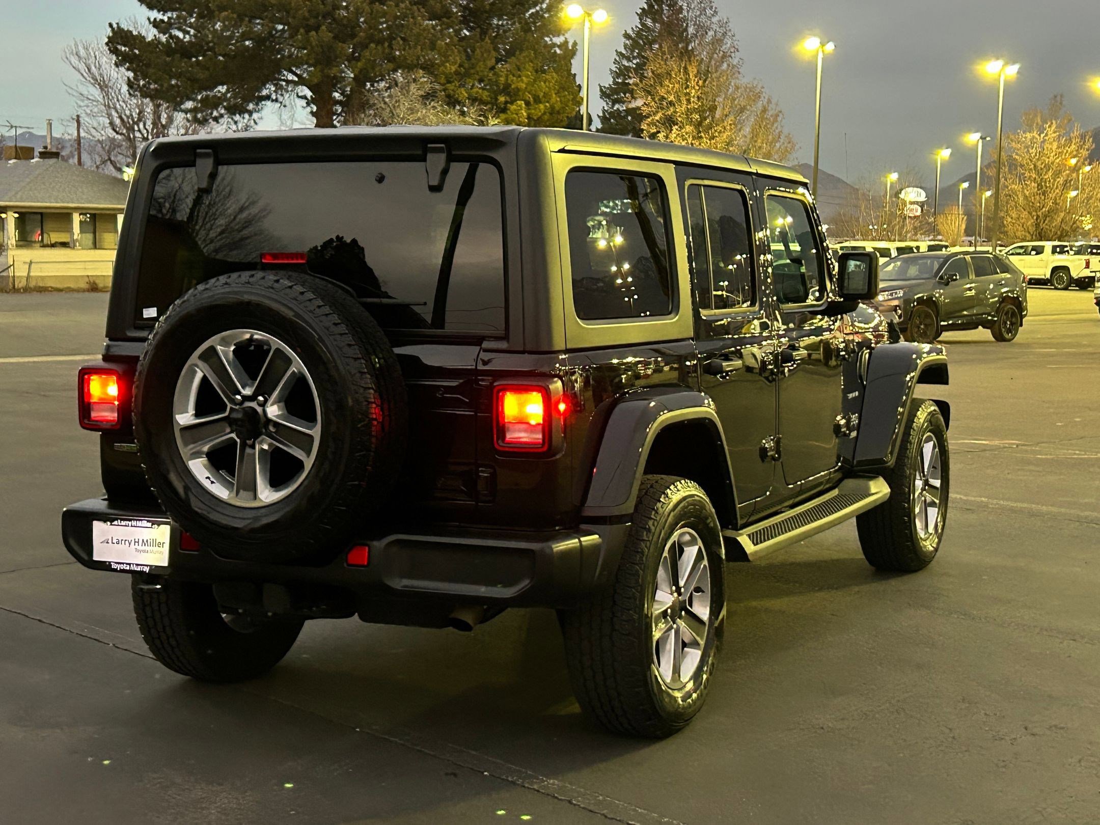 Used 2022 Jeep Wrangler Unlimited Sahara w/ Cold Weather Group image 5