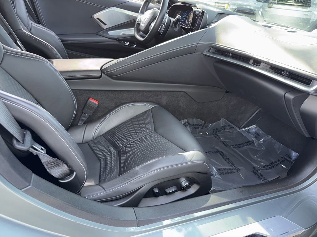 Used 2022 Chevrolet Corvette Stingray Preferred Cpe w/ Z51 Performance Package RWD image 43