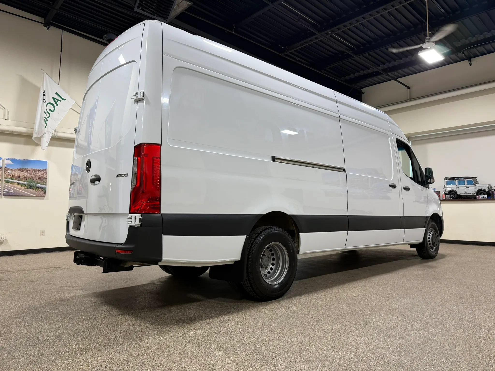 Used 2021 Mercedes-Benz Sprinter 3500 image 9