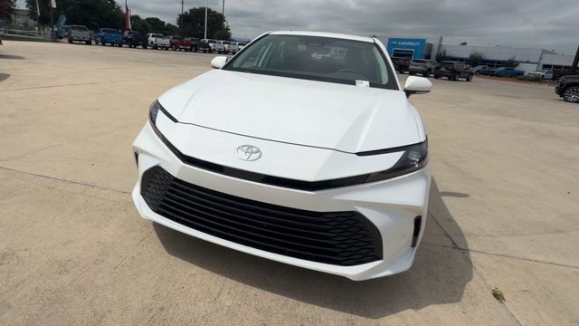 Used 2026 Toyota Camry LE FWD image 3