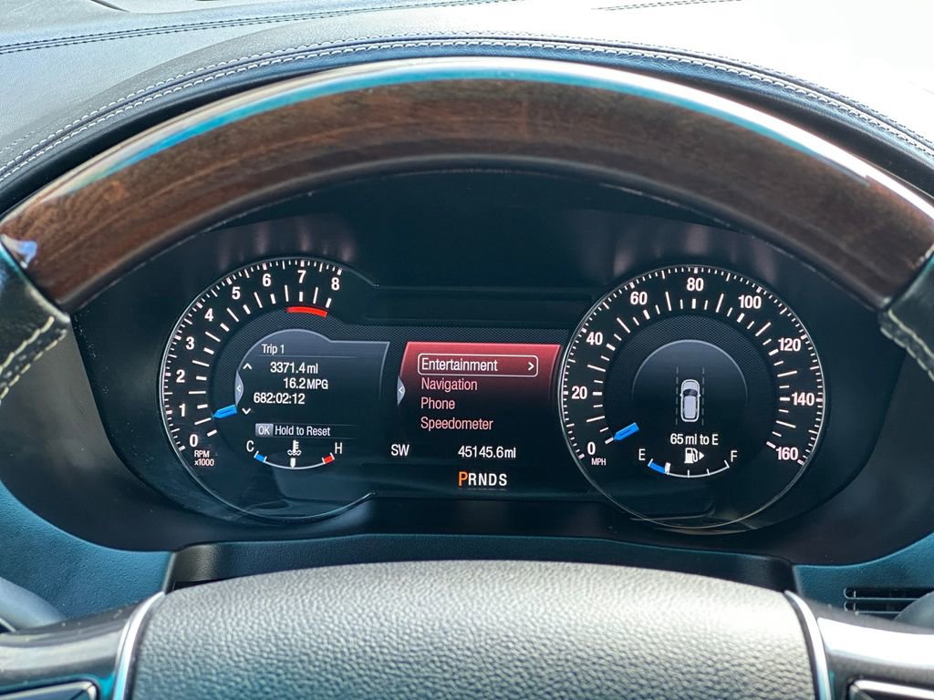 Used 2017 Ford Explorer Platinum image 14