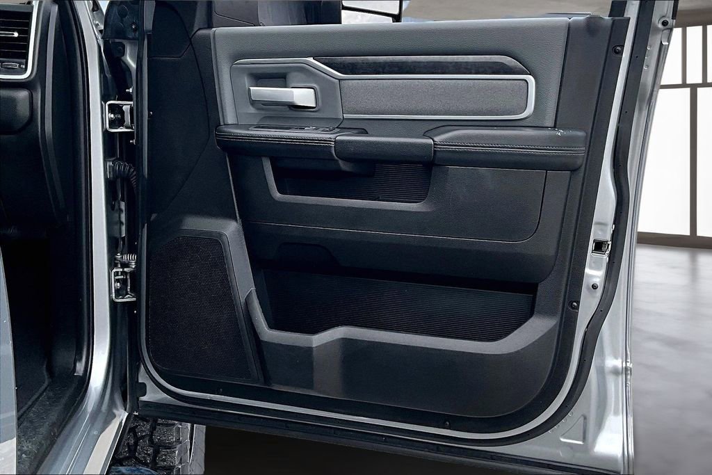 Used 2022 RAM 3500 Big Horn image 28