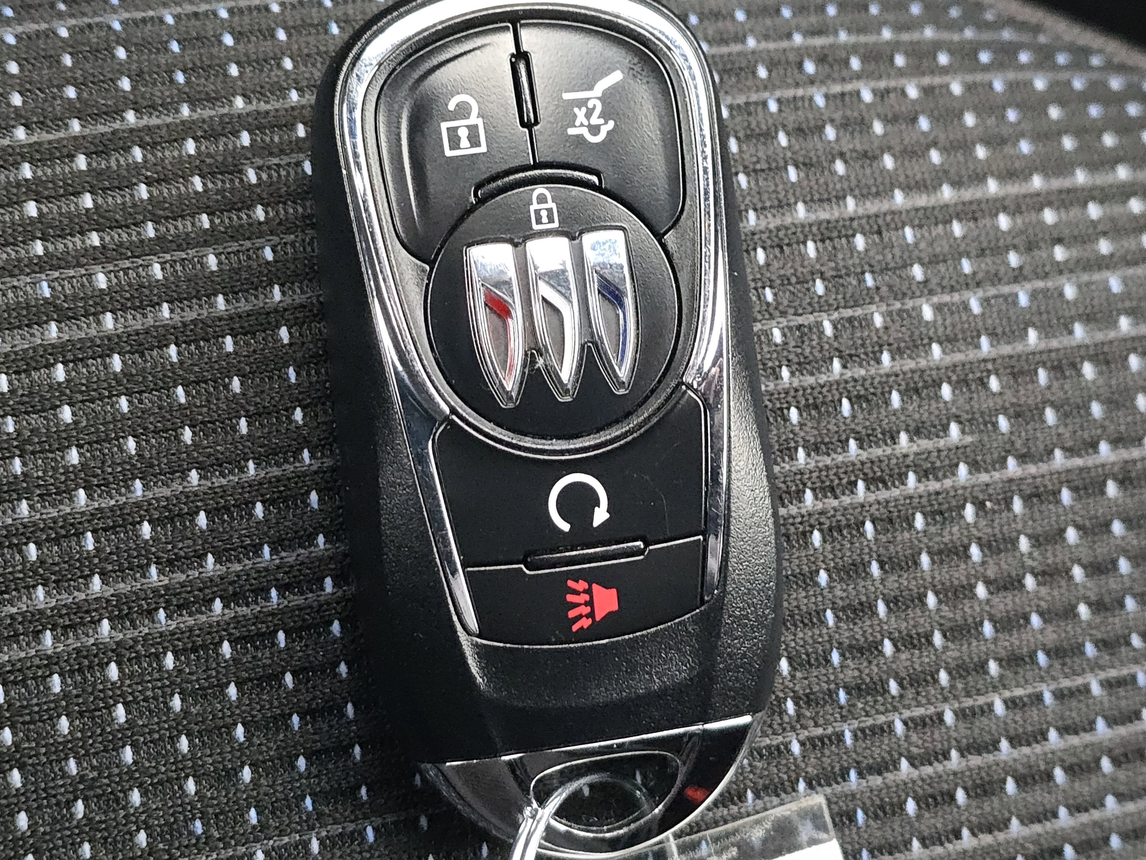 Used 2025 Buick Envista Preferred w/ Convenience II Package image 27