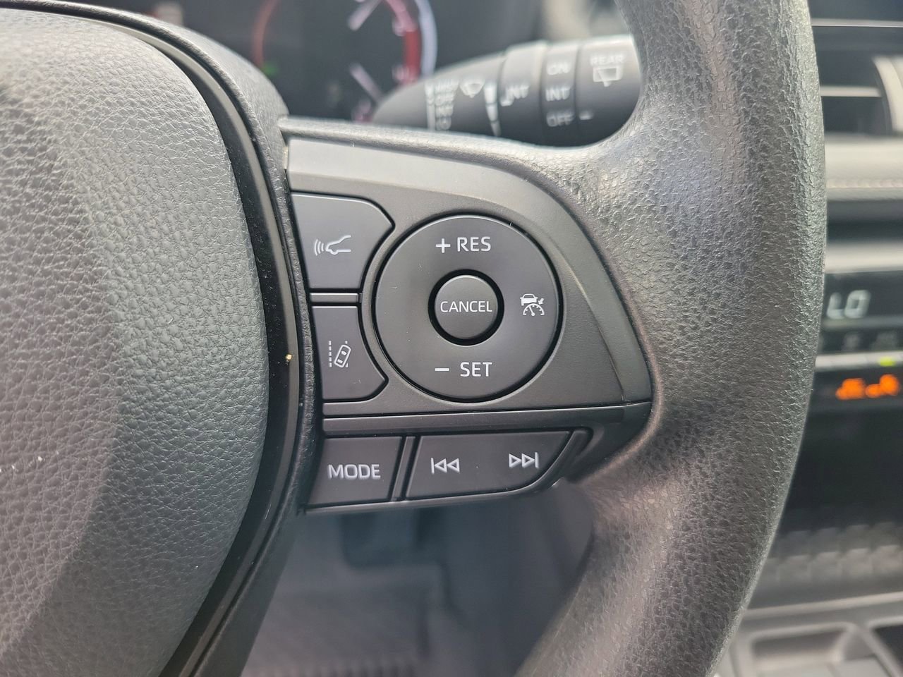 Used 2023 Toyota RAV4 XLE w/ Convenience Package FWD image 22