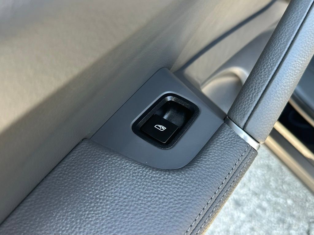 Used 2022 Porsche Cayenne E-Hybrid Coupe image 28