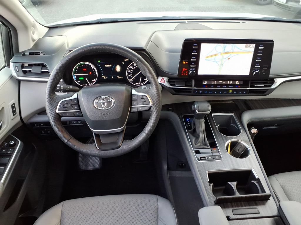 Used 2024 Toyota Sienna Limited AWD/4WD image 25