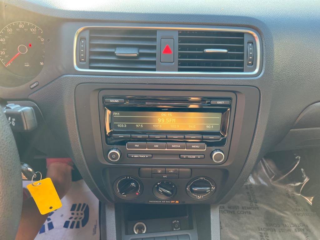 Used 2013 Volkswagen Jetta Sedan image 24