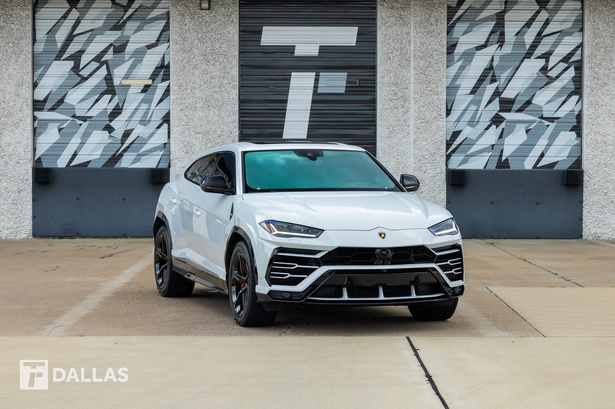 Used 2019 Lamborghini Urus AWD/4WD image 1