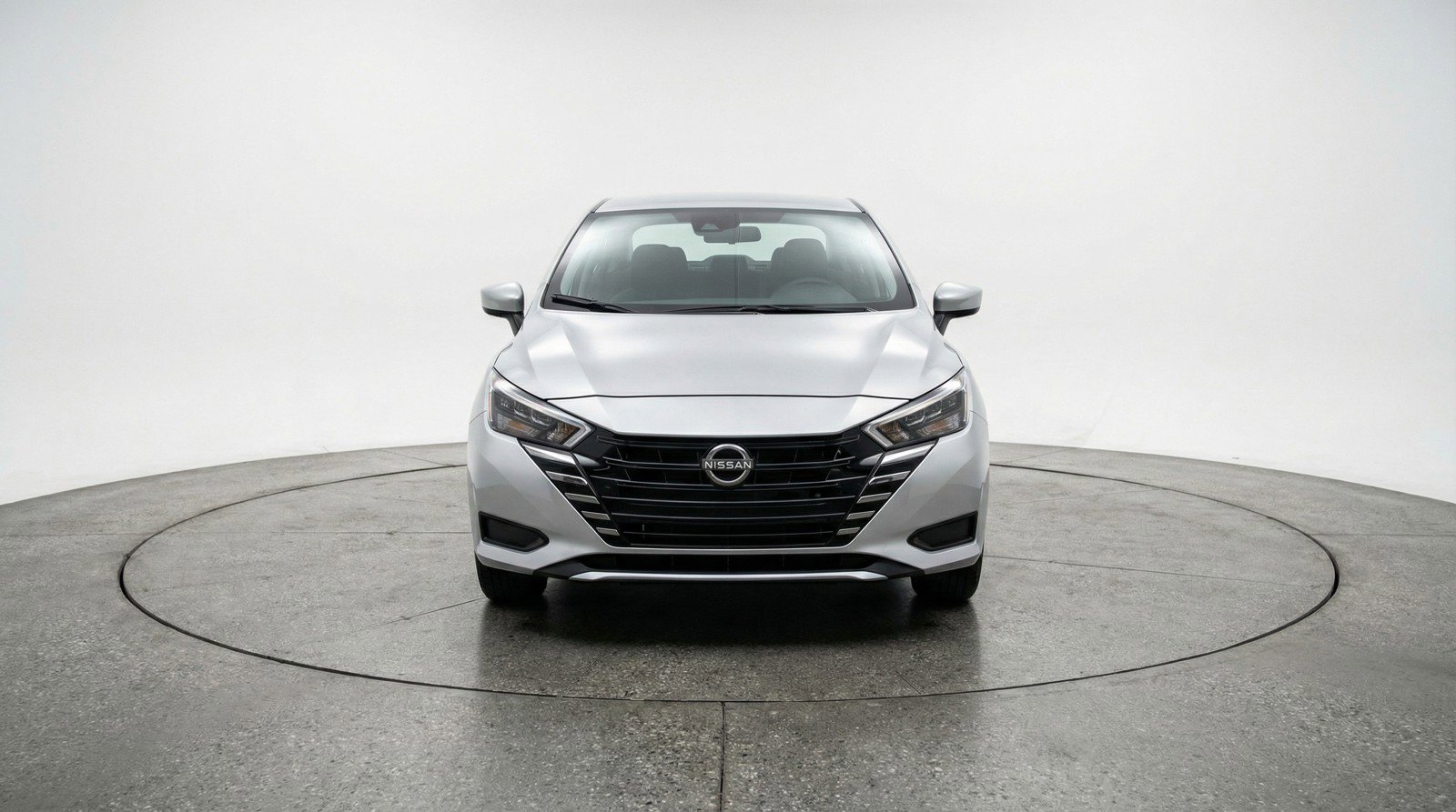 Used 2025 Nissan Versa SV FWD image 2