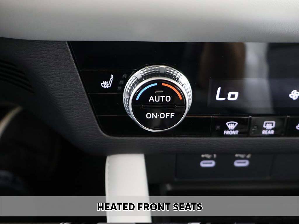 New 2025 Mitsubishi Outlander SE image 8