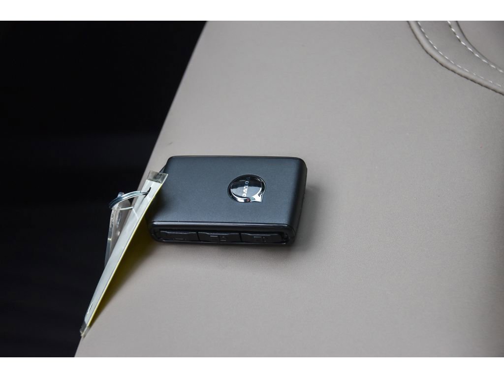 Certified 2026 Volvo XC90 B5 Core w/ Protection Package Premier image 39