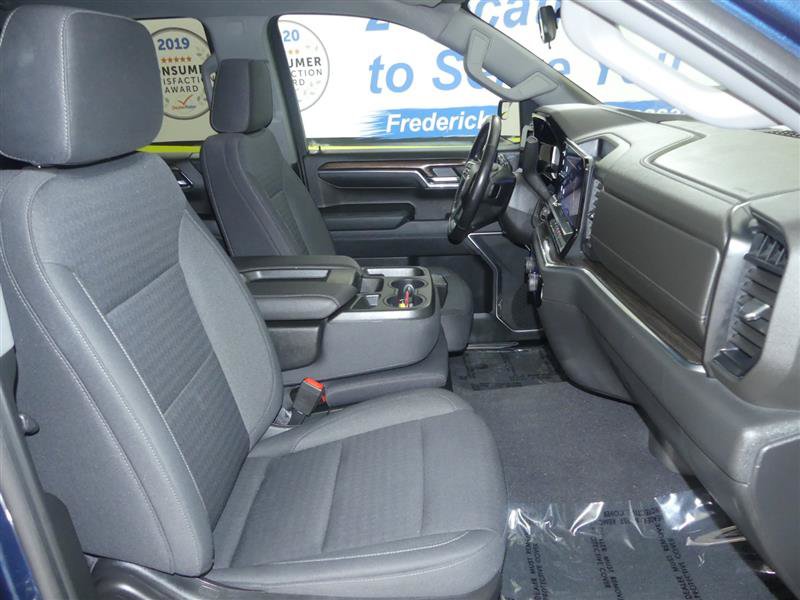Used 2022 Chevrolet Silverado 1500 LT AWD/4WD image 8