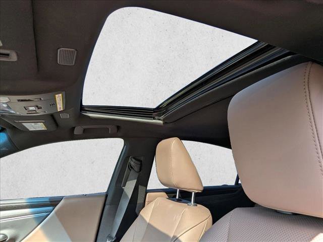 Used 2025 Lexus ES 300h w/ Premium Package image 16